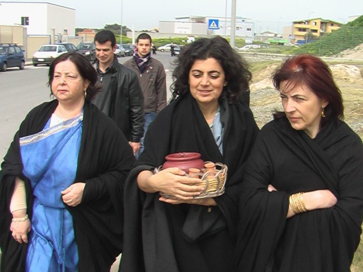 Donne che rappresentano le prediche.