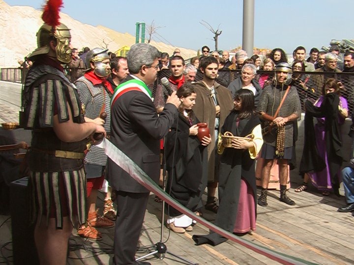 Durante l'inaugurazione.