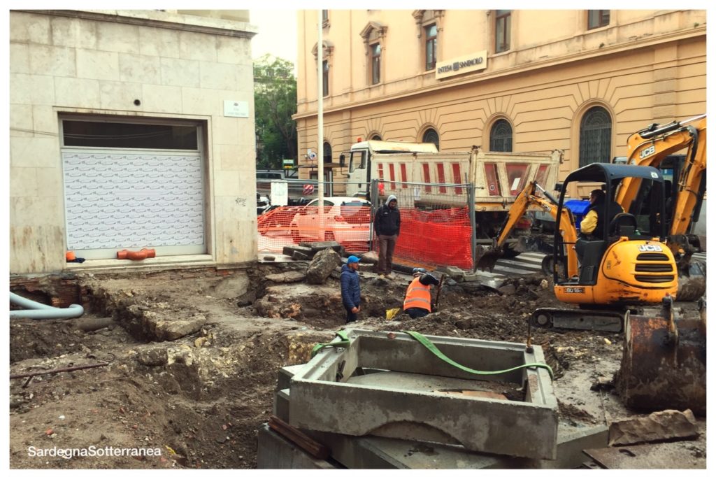 Il cantiere in via Angioi. 8 novembre 2016.