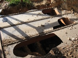Cimitero di Bonaria: degrado.