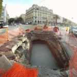 La cloaca ritrovata in via Roma