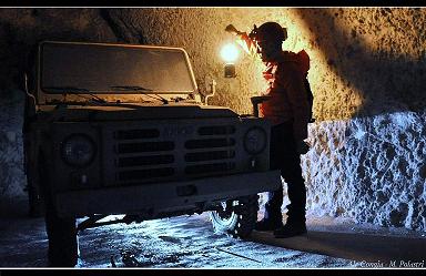 Una macchina nel sottosuolo. Foto Ale Congia.