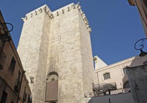 Cagliari_Torre_elefante_v