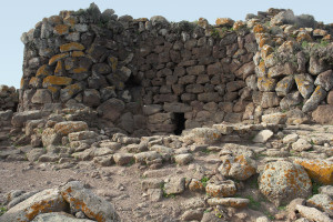 Il nuraghe "rosso" a Orroli.