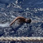 Gabriele Catta nuota nel Mediterraneo per una gara di solidarietà