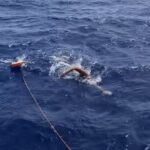 Gabriele Catta nuota nel Mediterraneo per una gara di solidarietà